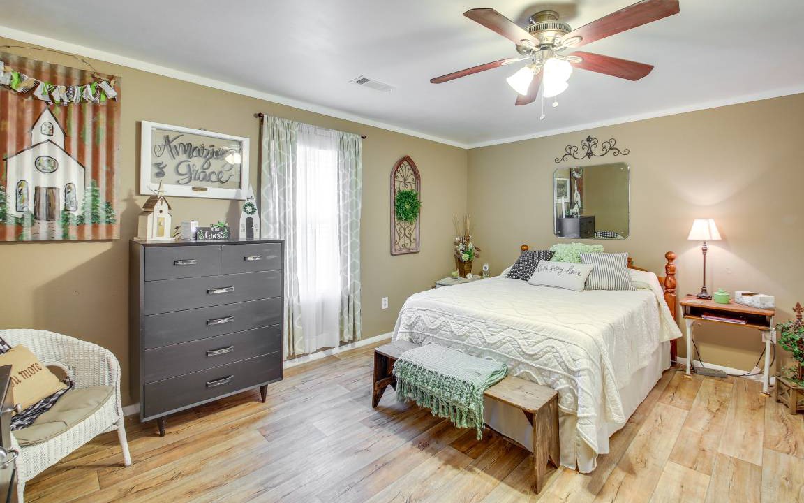 Photo of Bedroom in Mid America