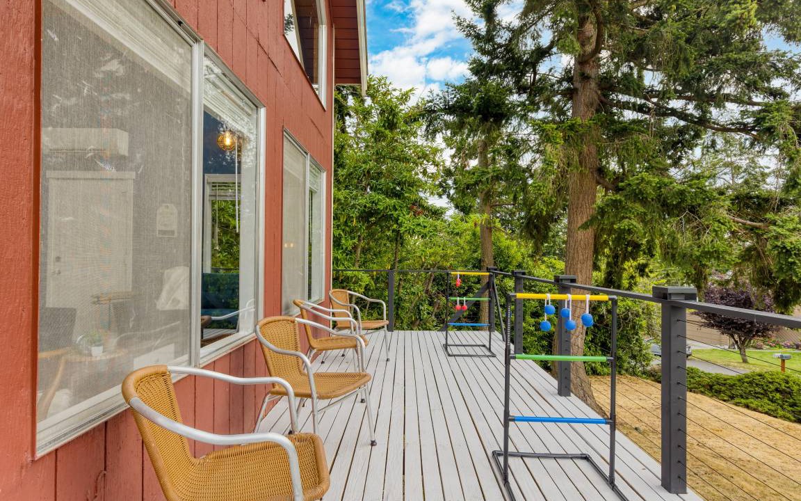 Photo of Patio Balcony in Oak Harbor