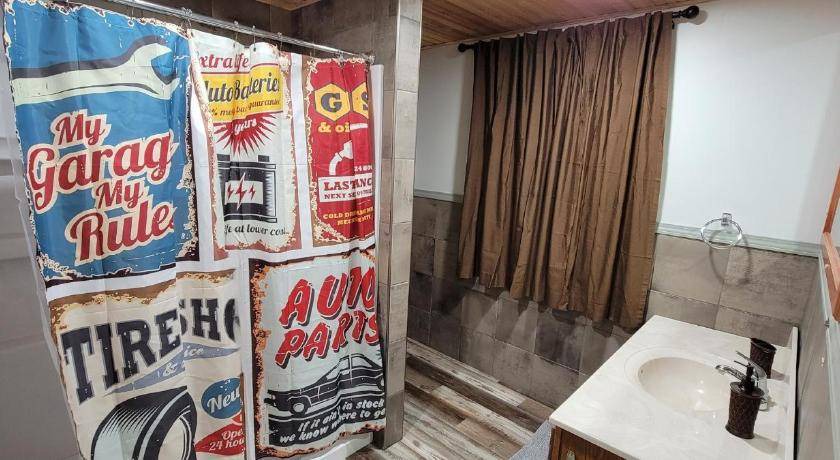 Photo of Bathroom in Hettinger