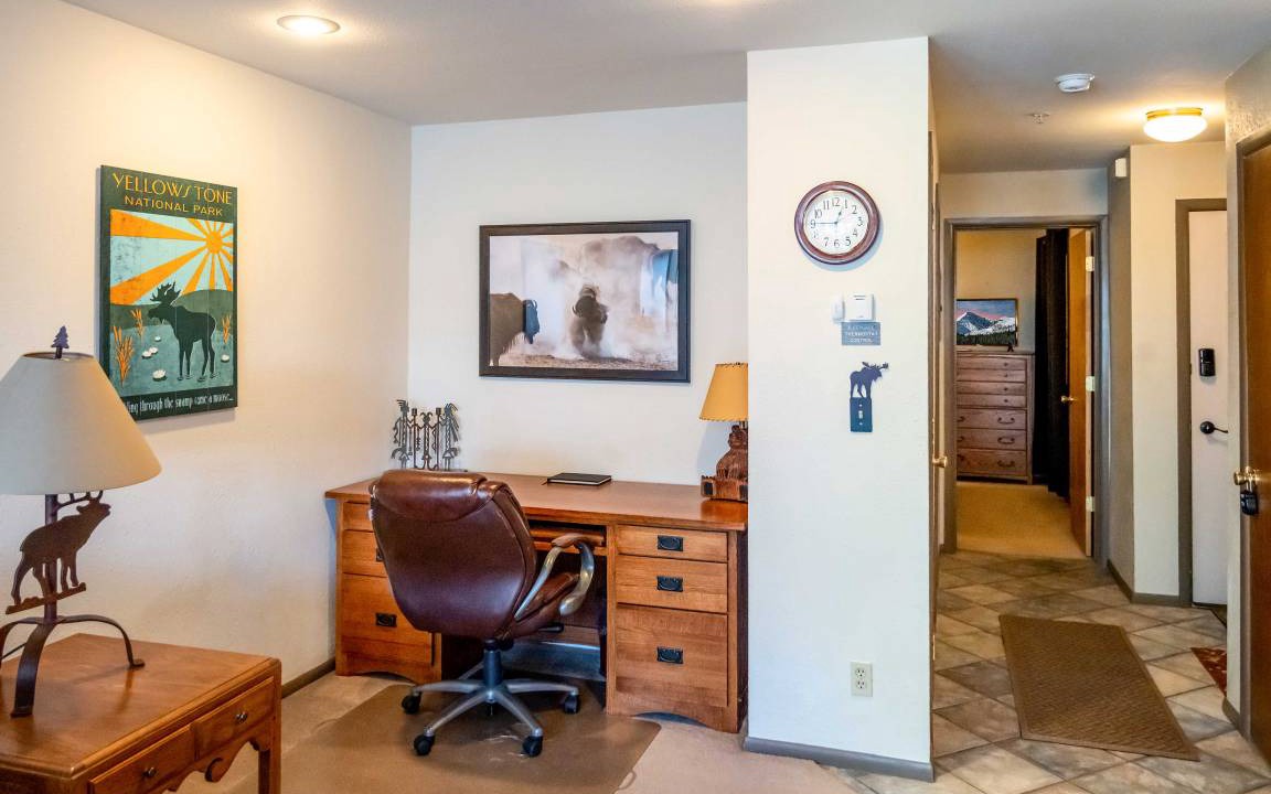 Photo of Livingroom in Big Sky