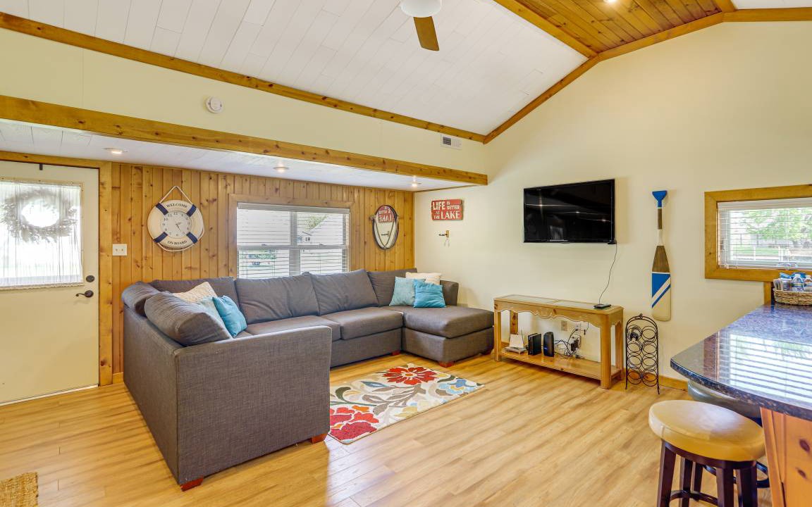 Photo of Livingroom in Port Clinton