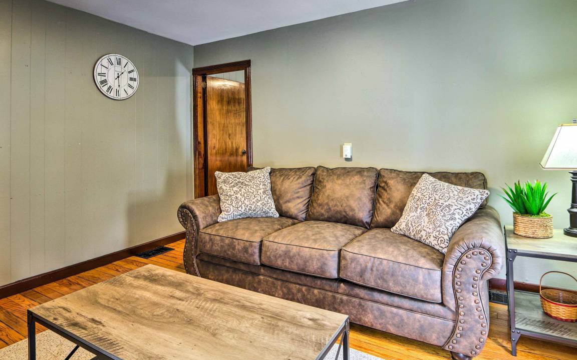 Photo of Livingroom in Carbon Hill