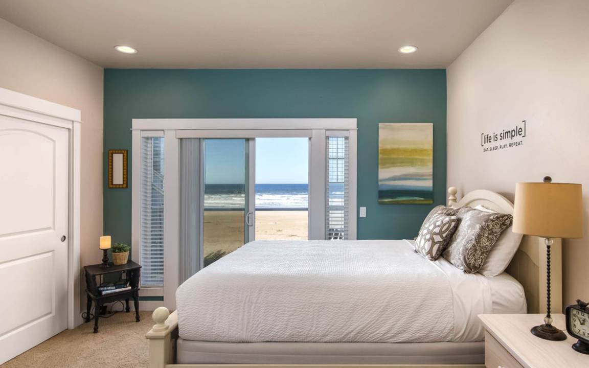 Photo of Bedroom in Rockaway Beach