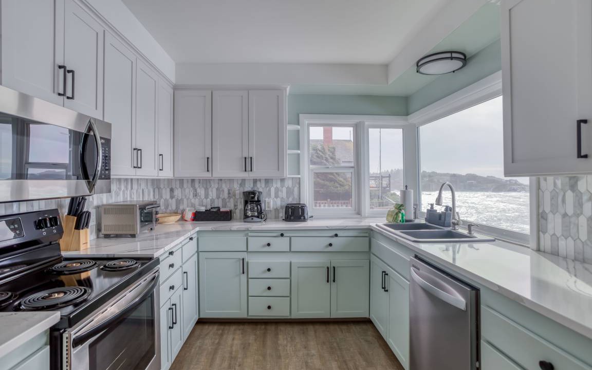 Photo of Kitchen in Depoe Bay