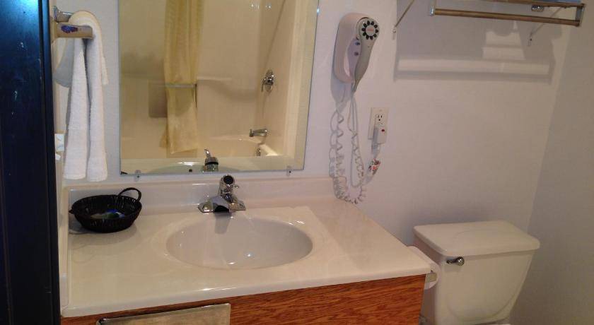 Photo of Bathroom in Hallock