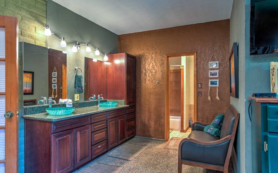 Photo of Bathroom in Alto