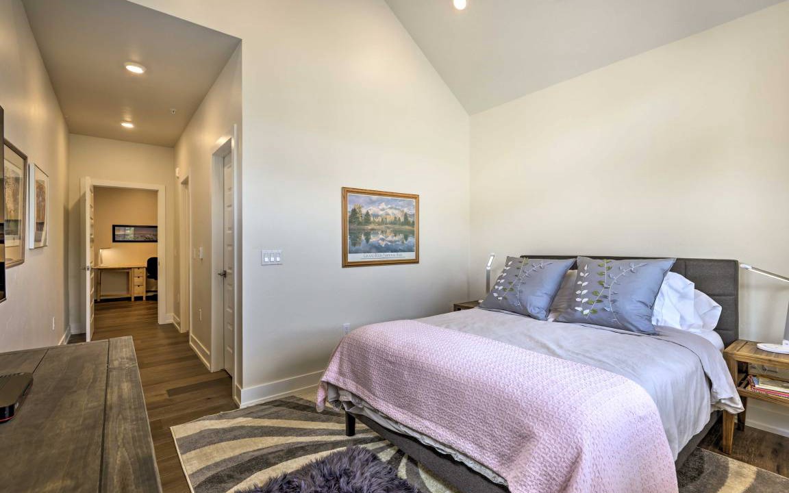 Photo of Bedroom in Lakeside Village