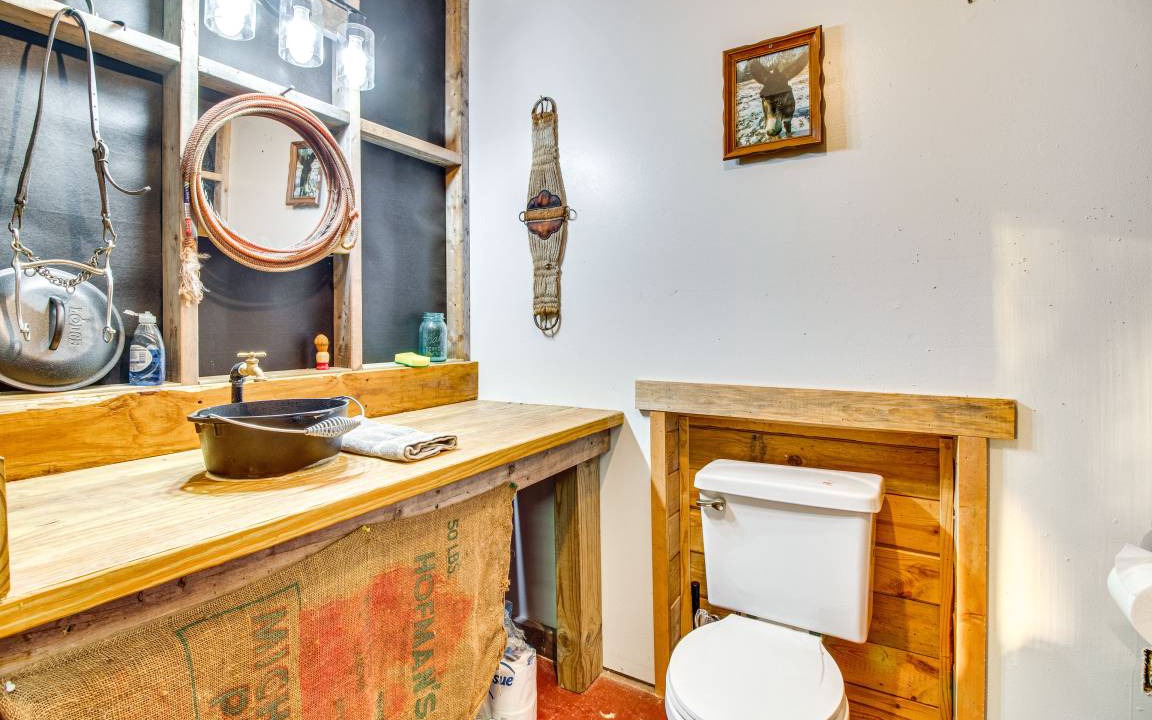 Photo of Bathroom in Elizabeth