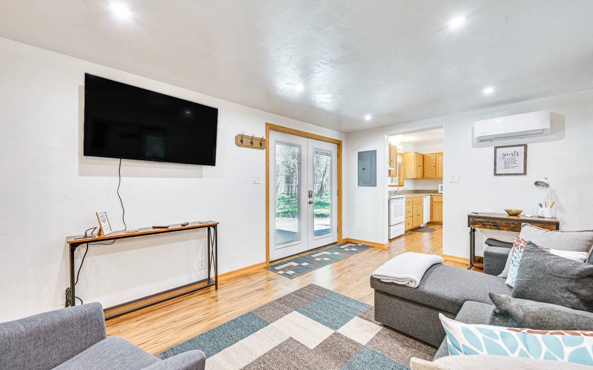 Photo of Livingroom in Eureka