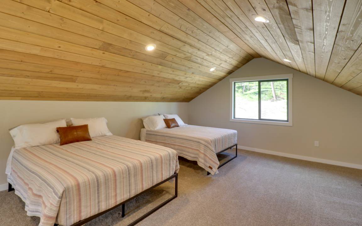 Photo of Bedroom in Lakeside