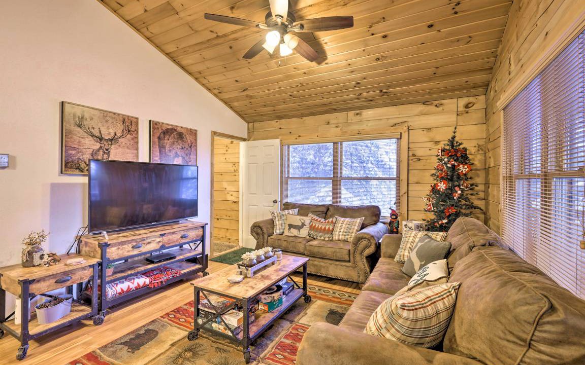 Photo of Livingroom in Duck Creek Village