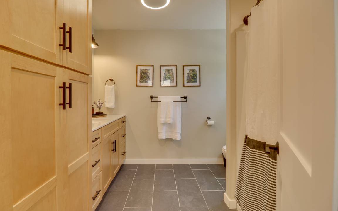 Photo of Bathroom in Lakeside