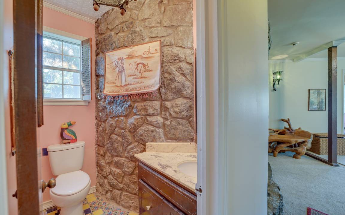 Photo of Bathroom in Mannford