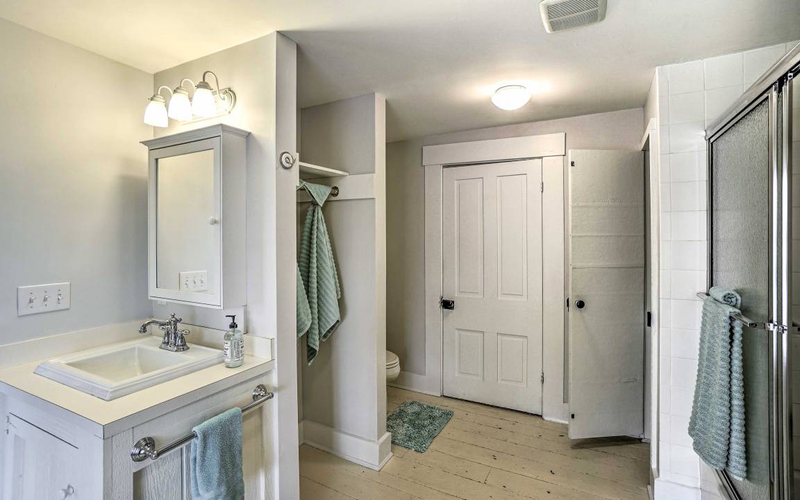 Photo of Bathroom in Troy
