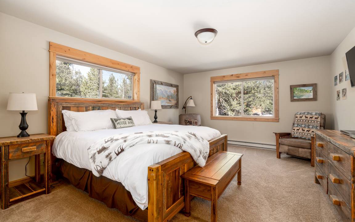 Photo of Bedroom in West Yellowstone