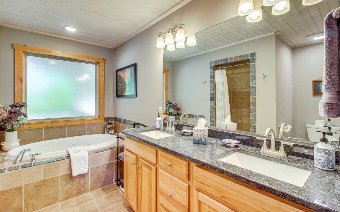 Photo of Bathroom in East Ellijay