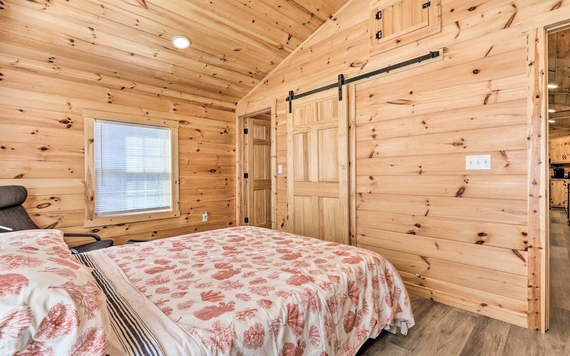 Photo of Bedroom in Laurelville