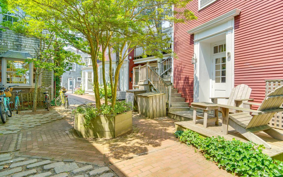 Photo of Others in Nantucket Town