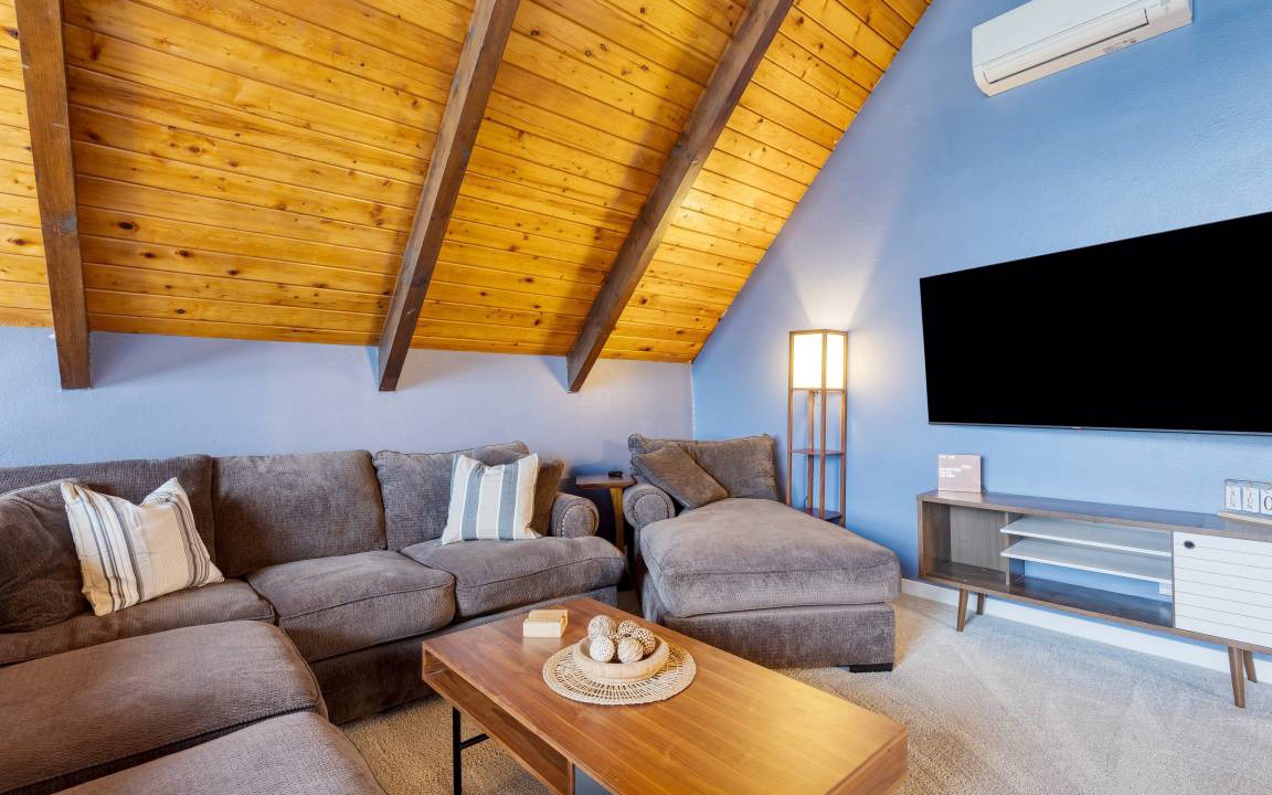 Photo of Livingroom in Oak Harbor