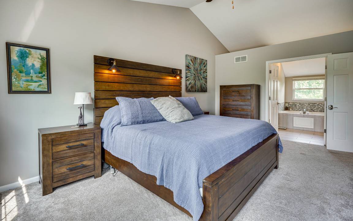 Photo of Bedroom in Lewis Center