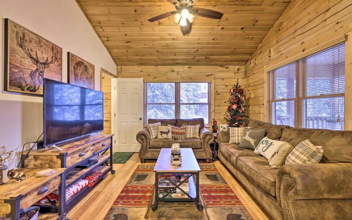 Photo of Livingroom in Duck Creek Village