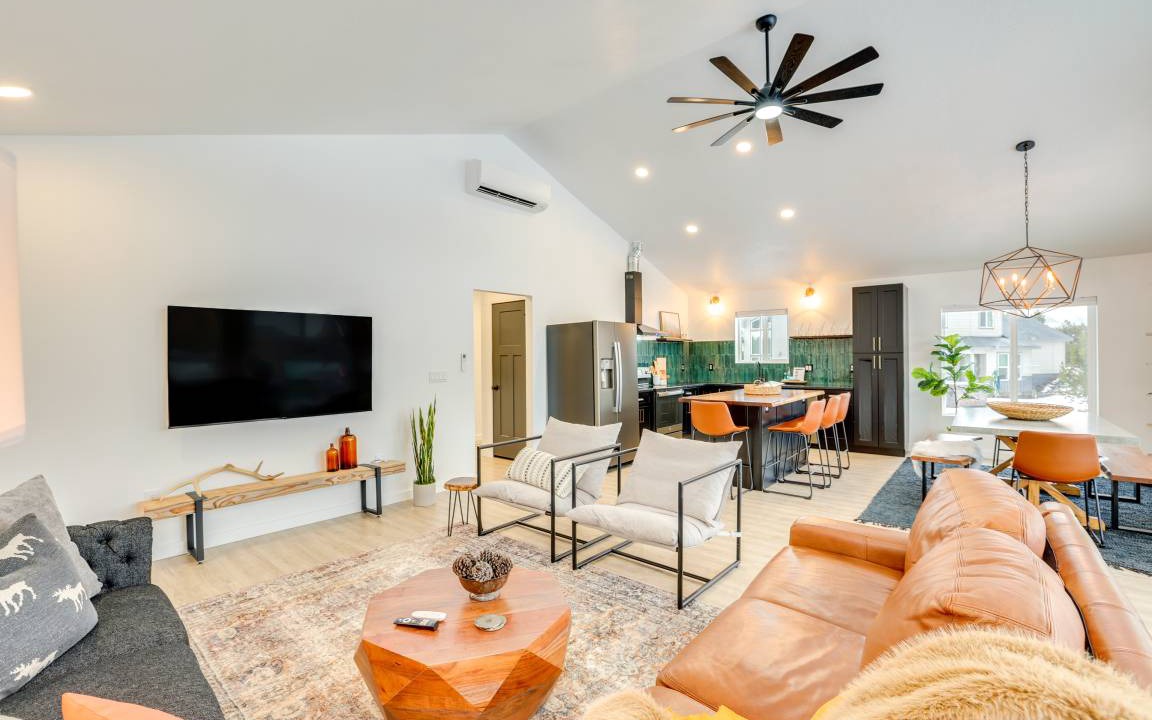 Photo of Livingroom in Fir Grove Estates
