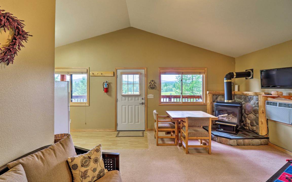 Photo of Livingroom in Trego