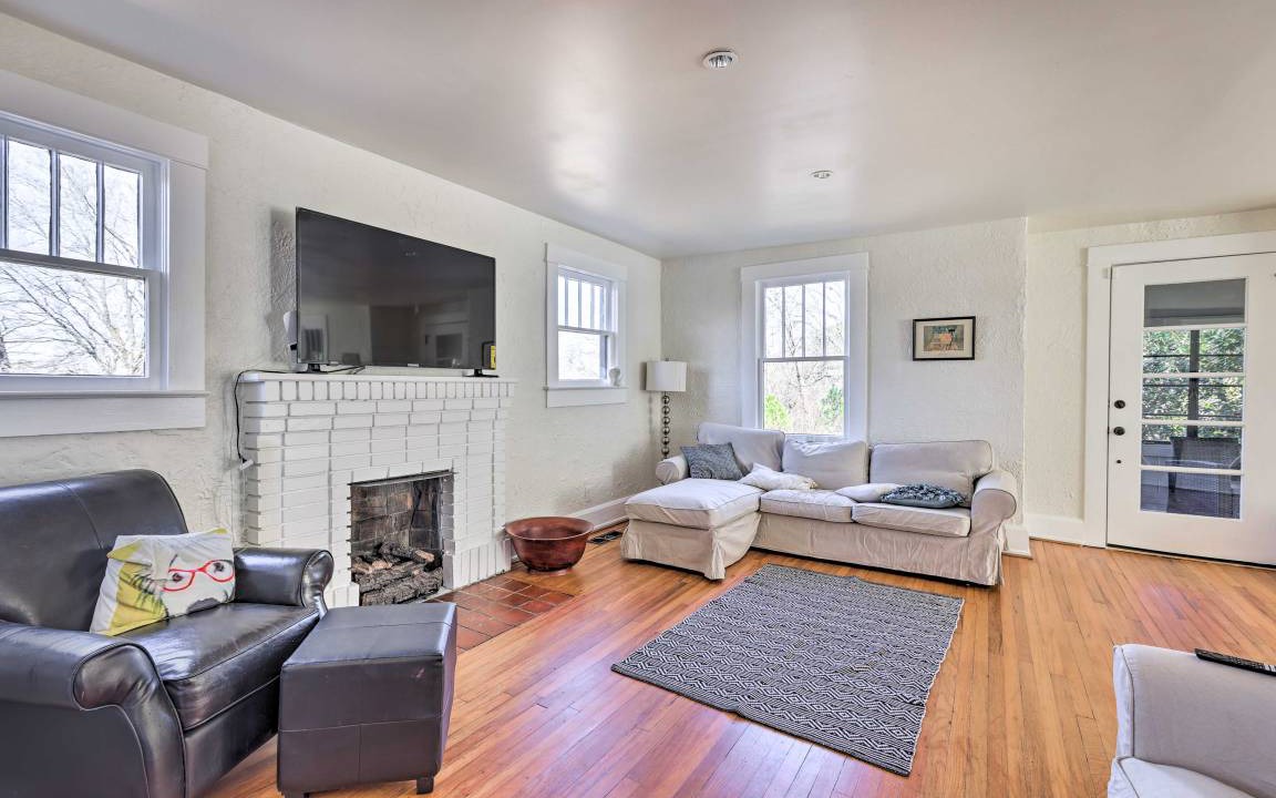 Photo of Livingroom in Crestline Heights