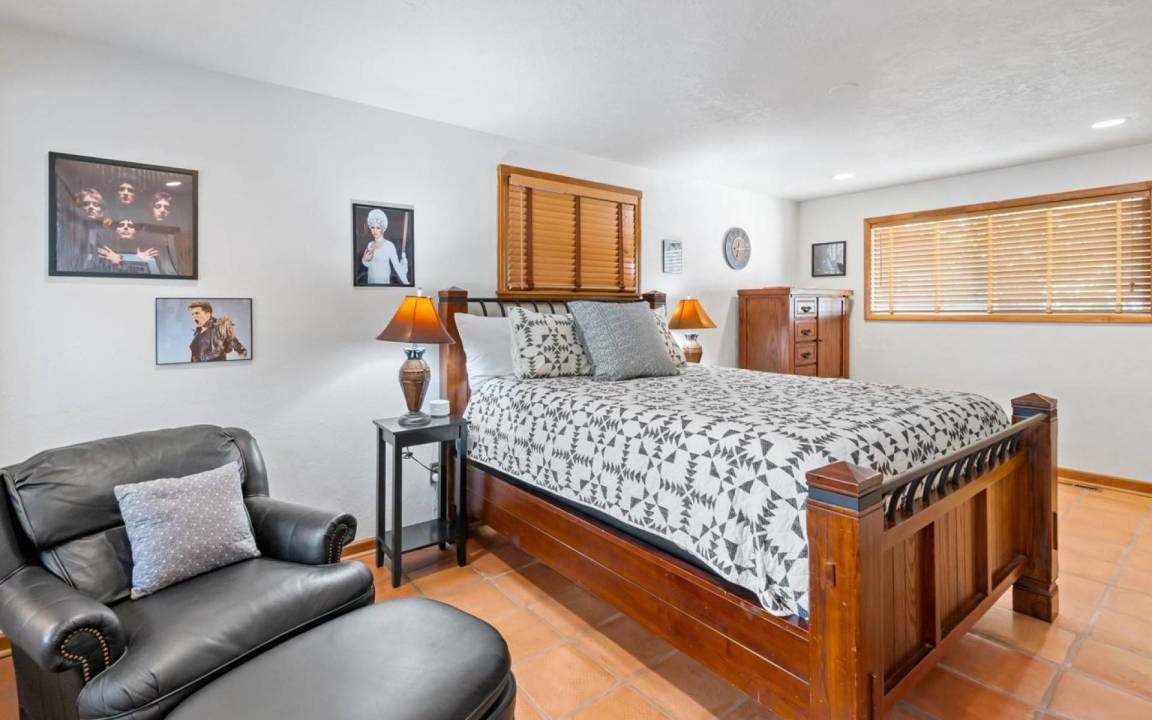 Photo of Bedroom in Central Rim