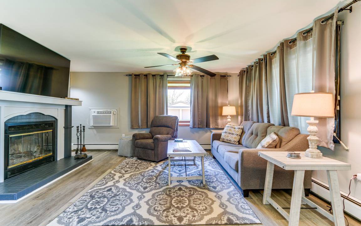 Photo of Livingroom in Lakeview