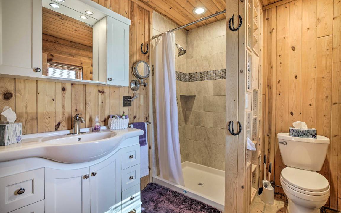 Photo of Bathroom in Glendo