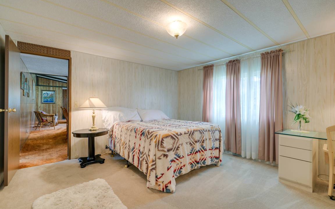 Photo of Bedroom in Salmon