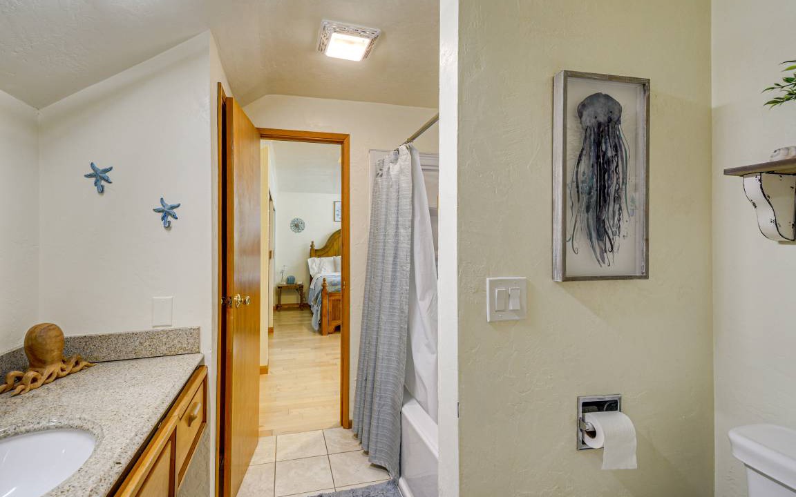 Photo of Bathroom in Potlatch