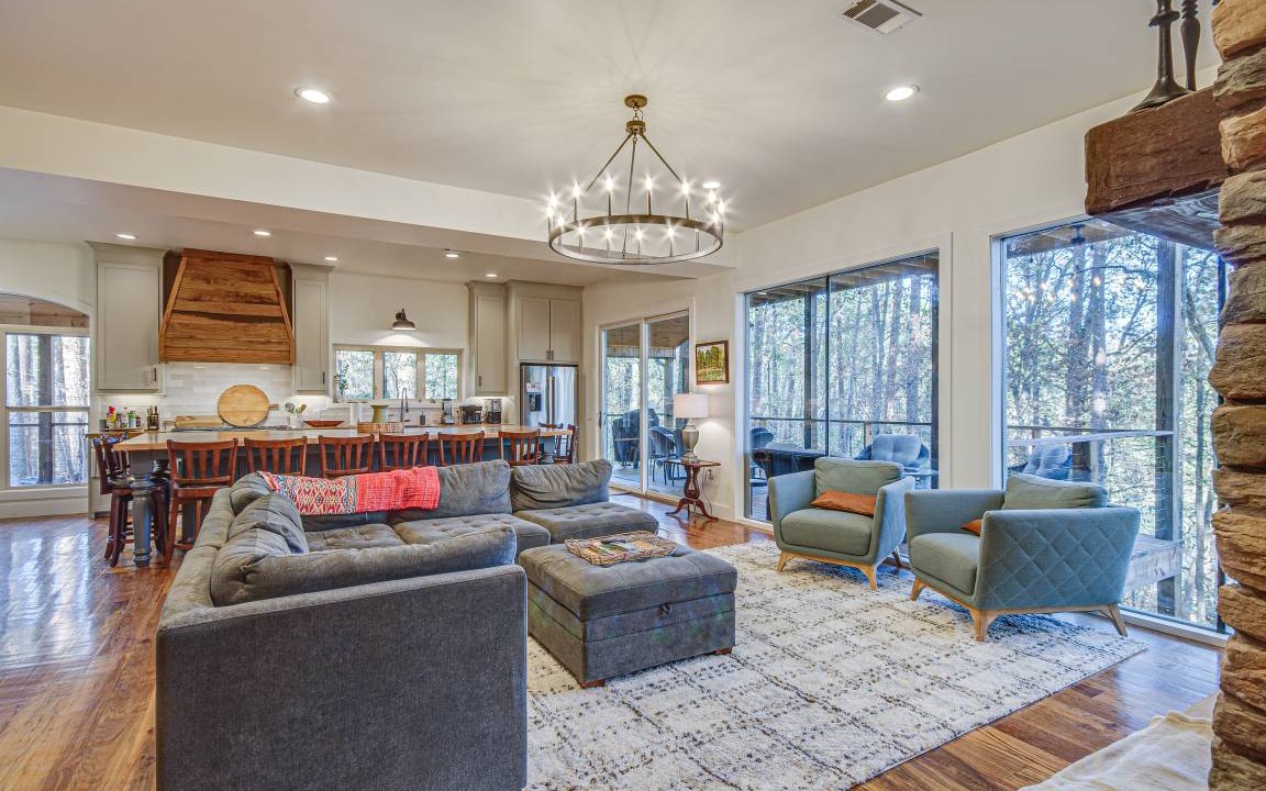 Photo of Livingroom in Tougaloo