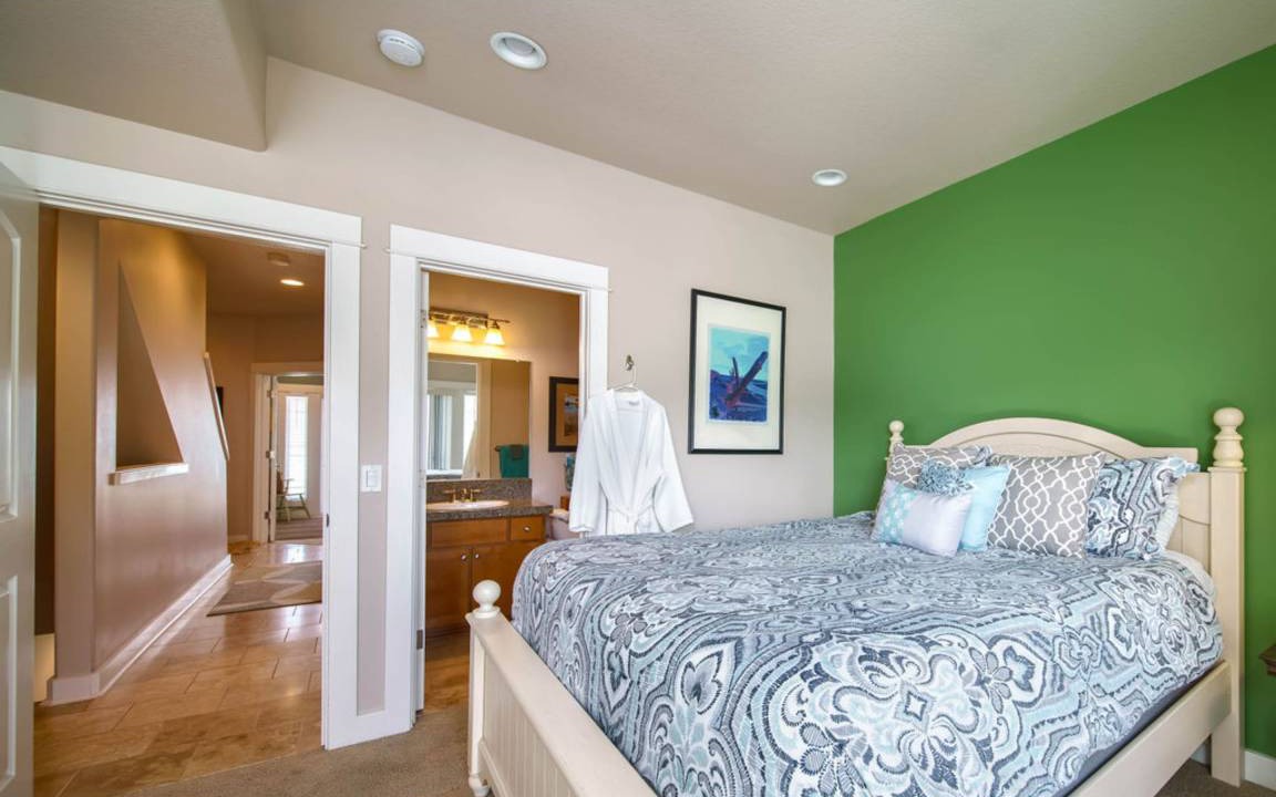 Photo of Bedroom in Rockaway Beach