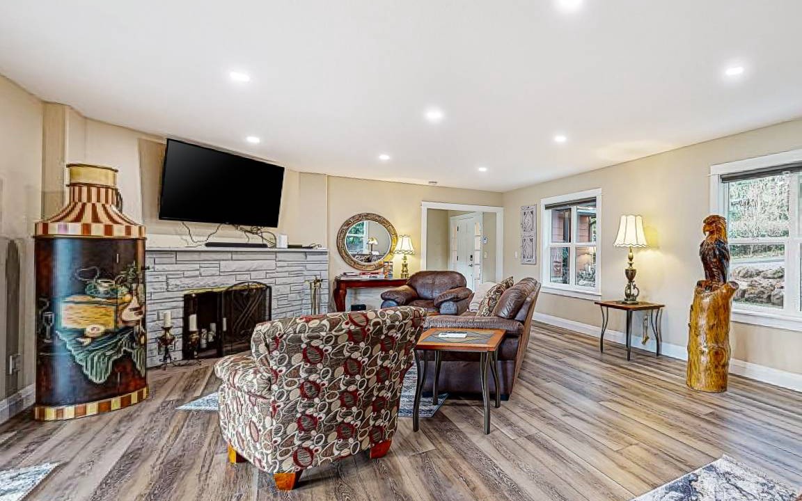 Photo of Livingroom in Oak Grove