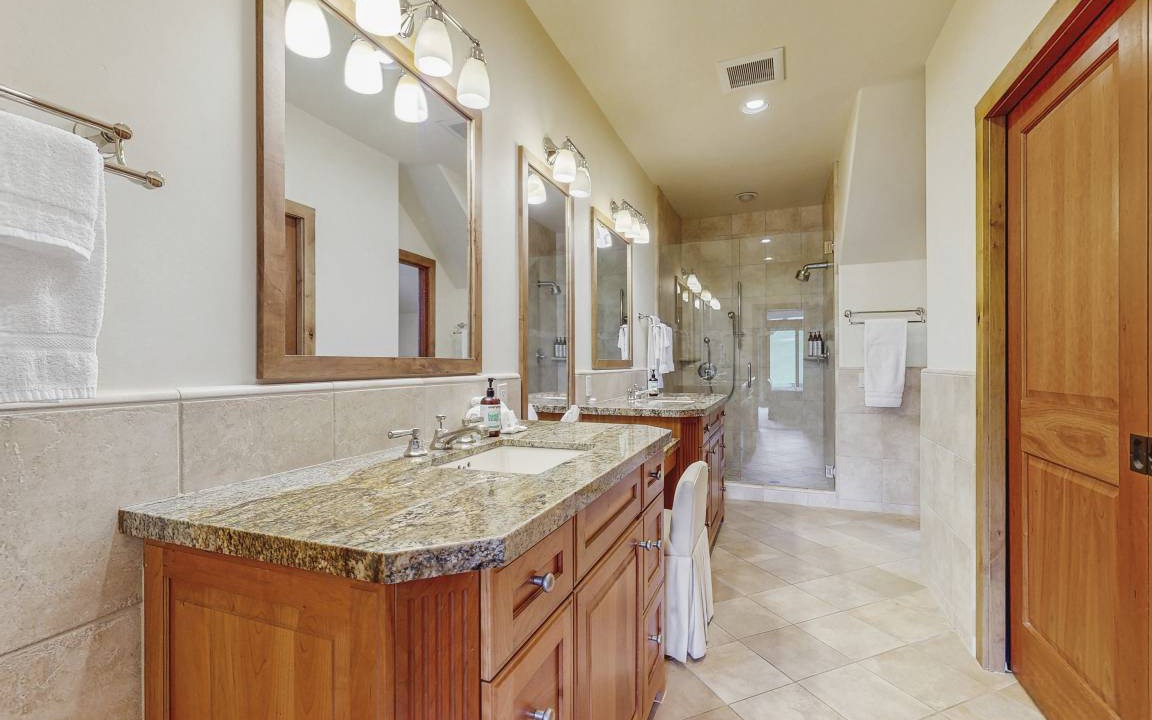 Photo of Bathroom in Elkhorn Village
