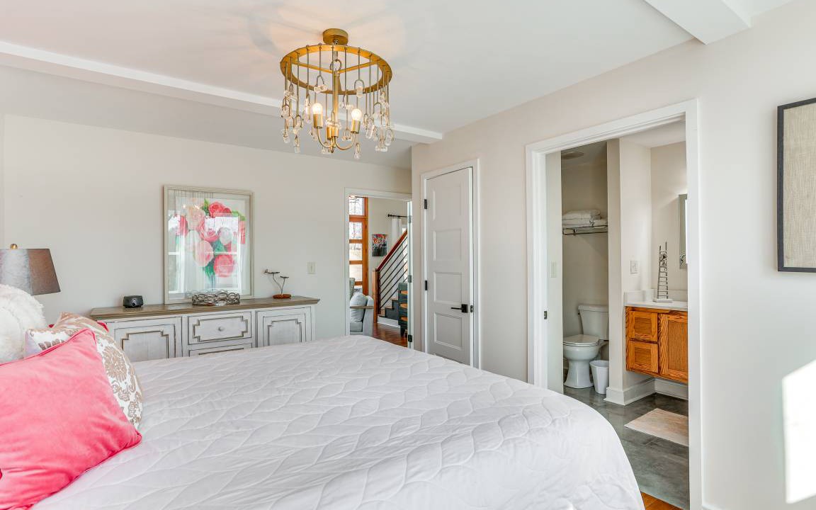 Photo of Bedroom in Counce