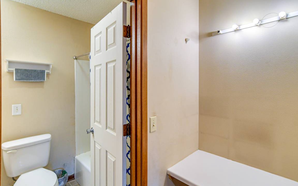 Photo of Bathroom in Urbandale
