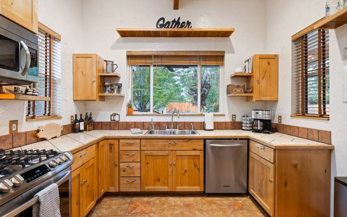 Photo of Kitchen in Central Rim