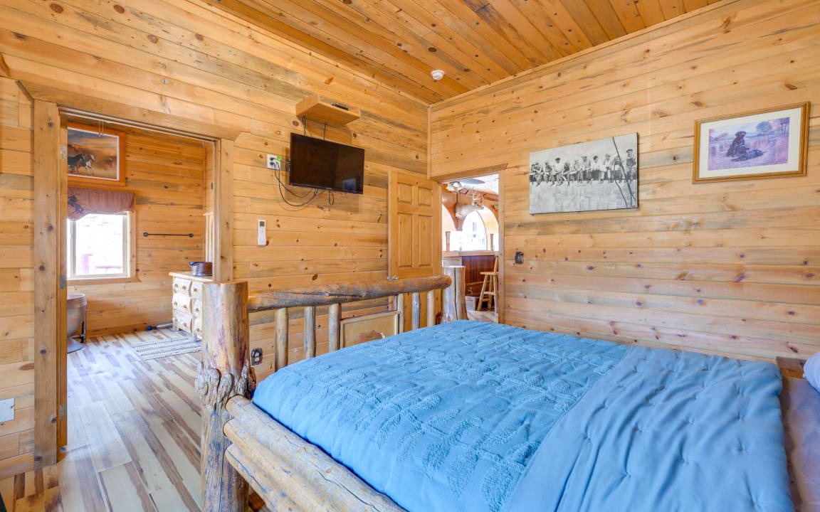 Photo of Bedroom in Salmon
