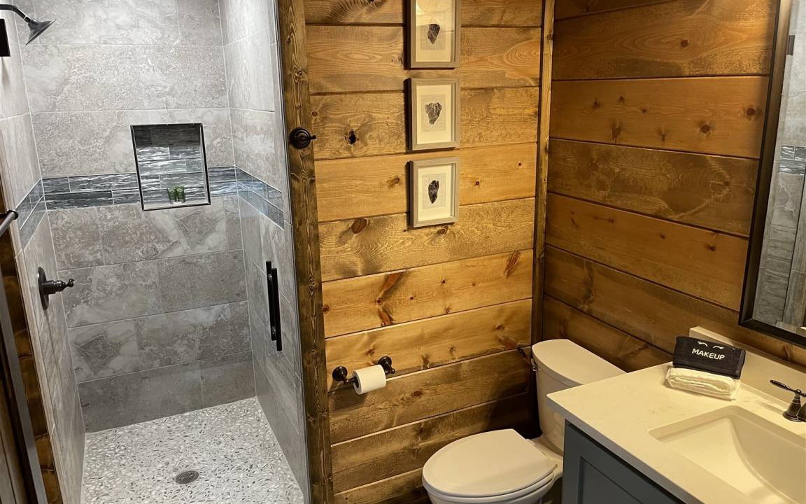 Photo of Bathroom in Hochatown