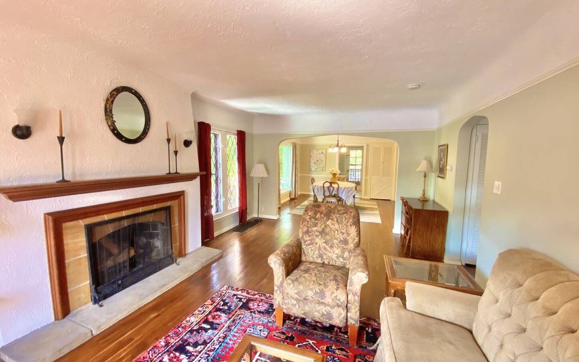 Photo of Livingroom in Shaker Heights