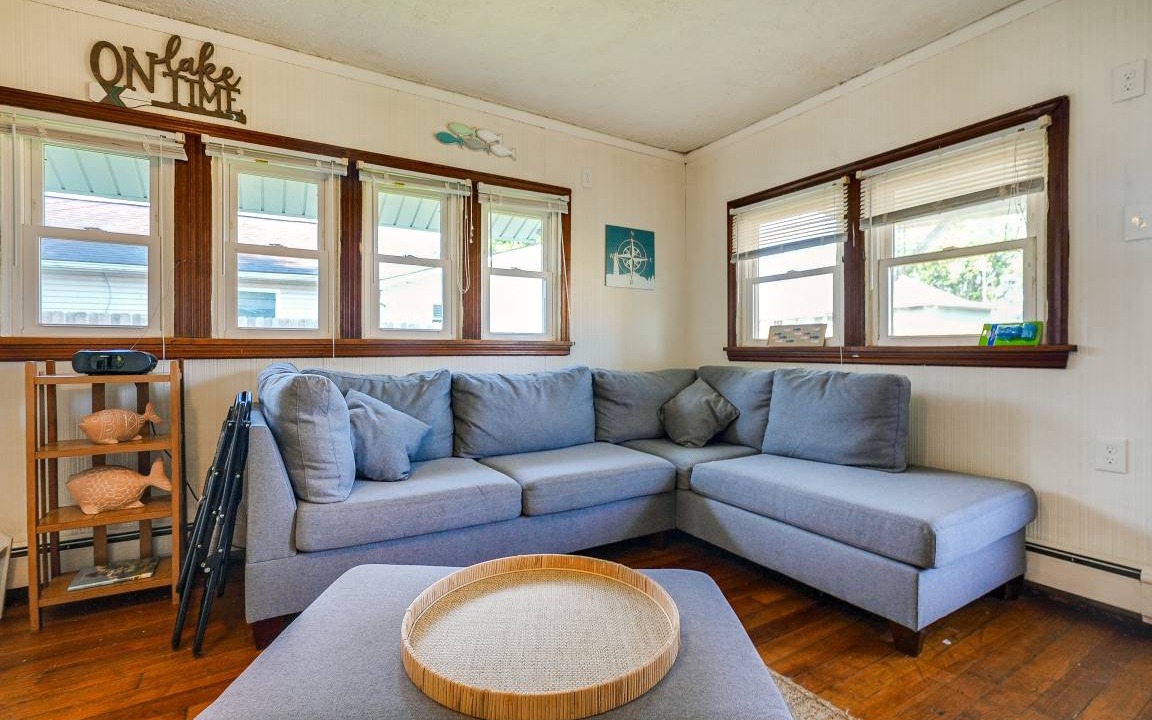 Photo of Livingroom in Russells Point