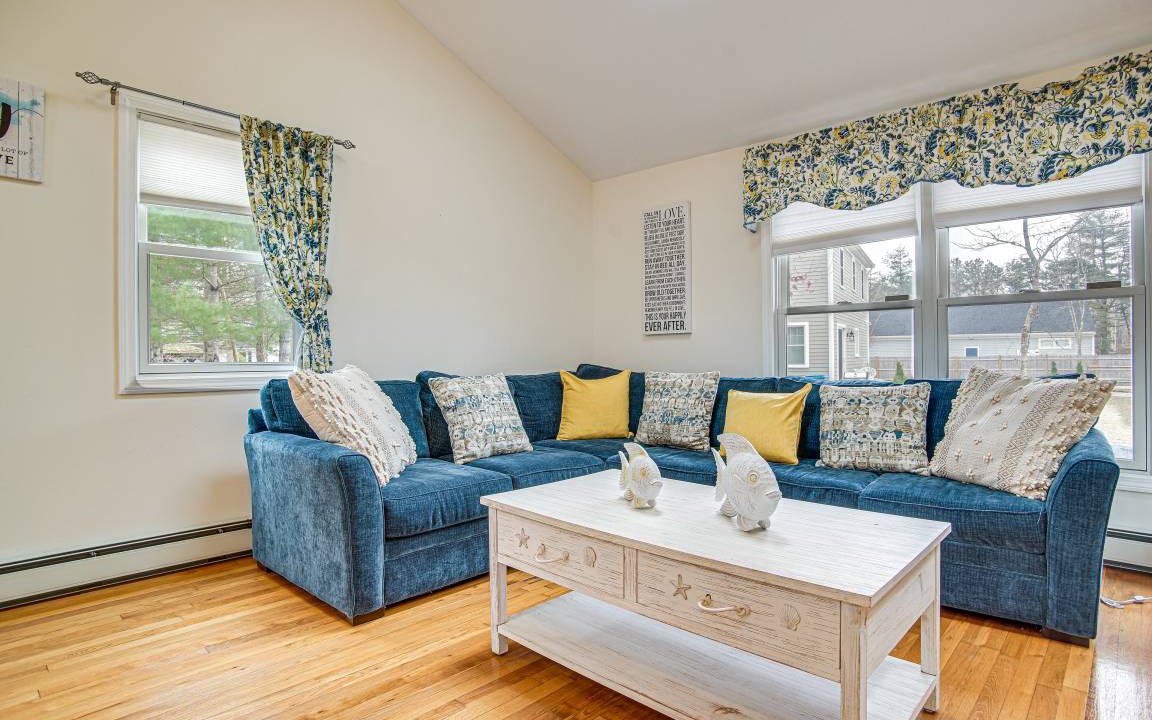 Photo of Livingroom in East Falmouth