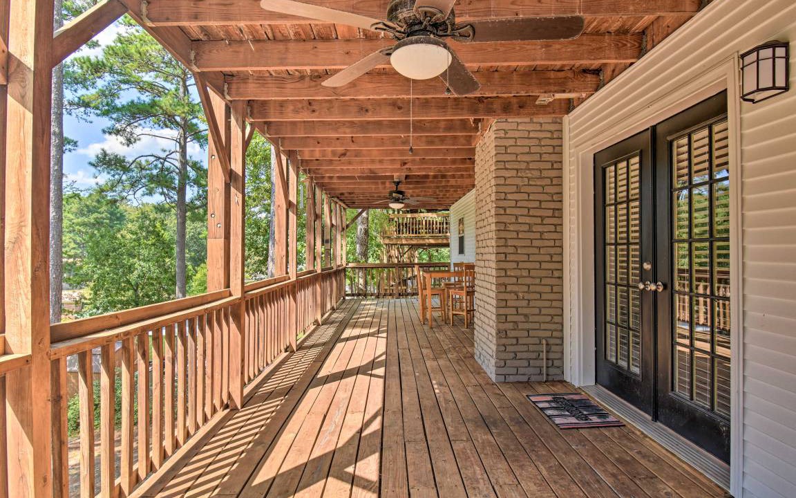 Photo of Patio Balcony in Piney