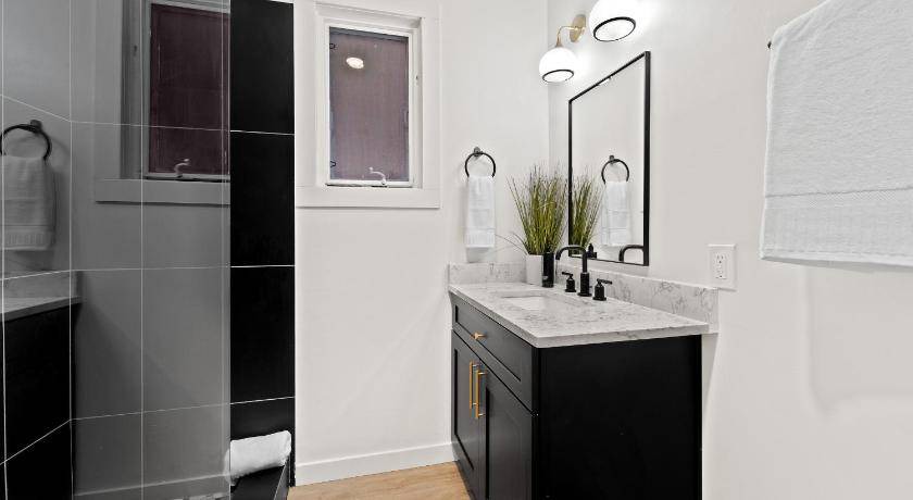Photo of Bathroom in Little Italy