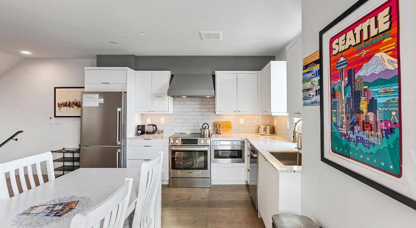 Photo of Kitchen in East Queen Anne