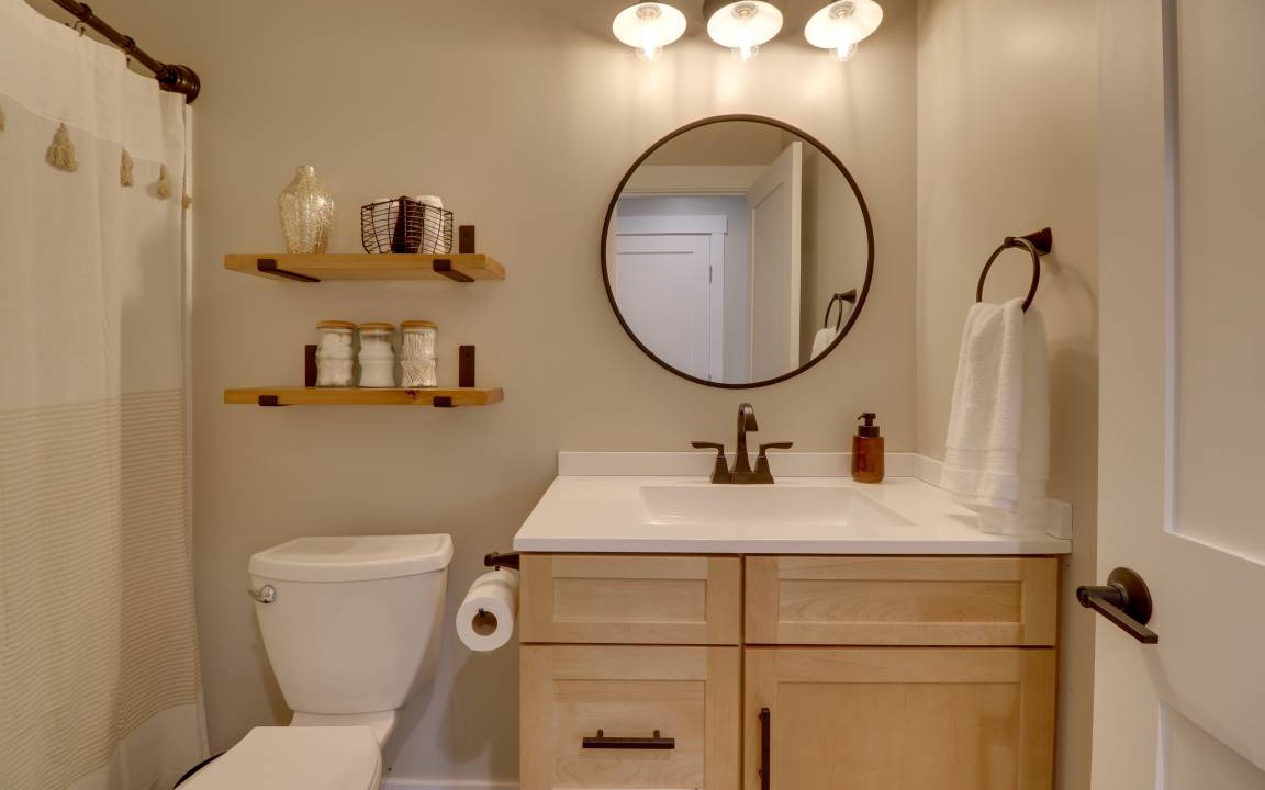 Photo of Bathroom in Lakeside