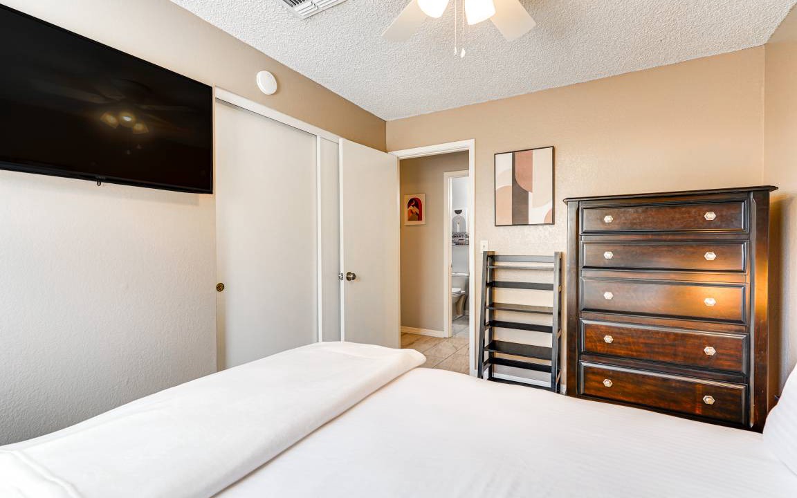 Photo of Bedroom in Drexel Heights